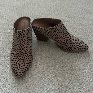 Universal Thread Womens leopard booties- size 6.5